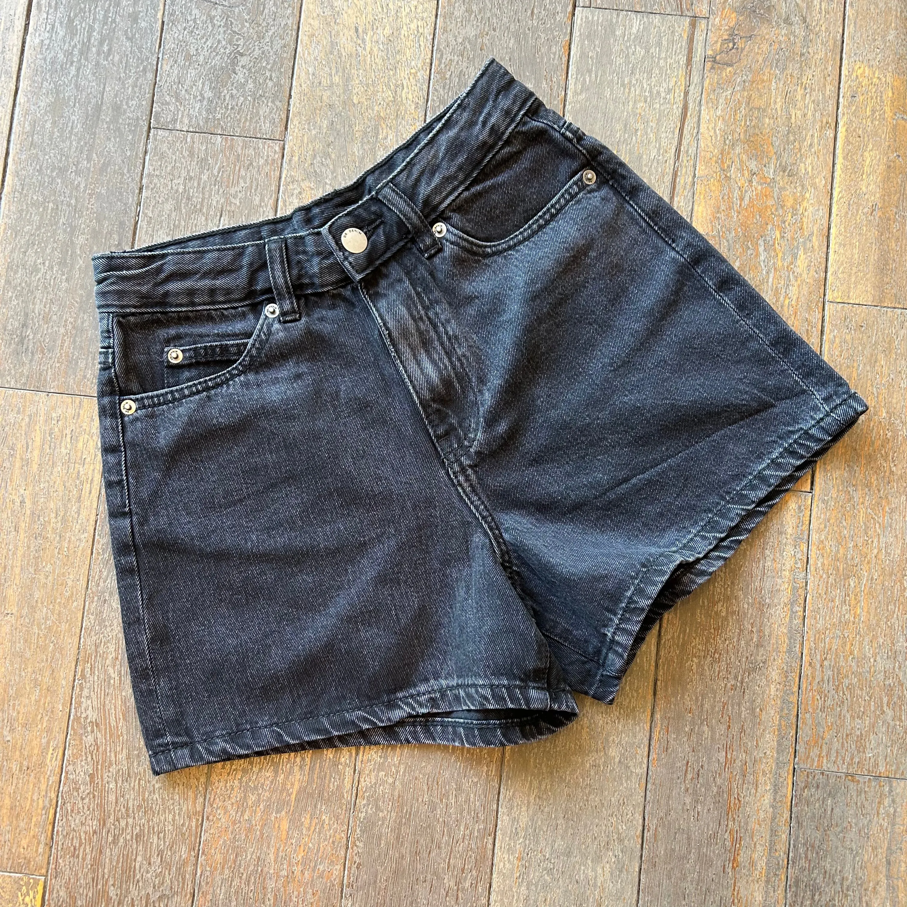 Dr. Denim // Nora Shorts Retro Black