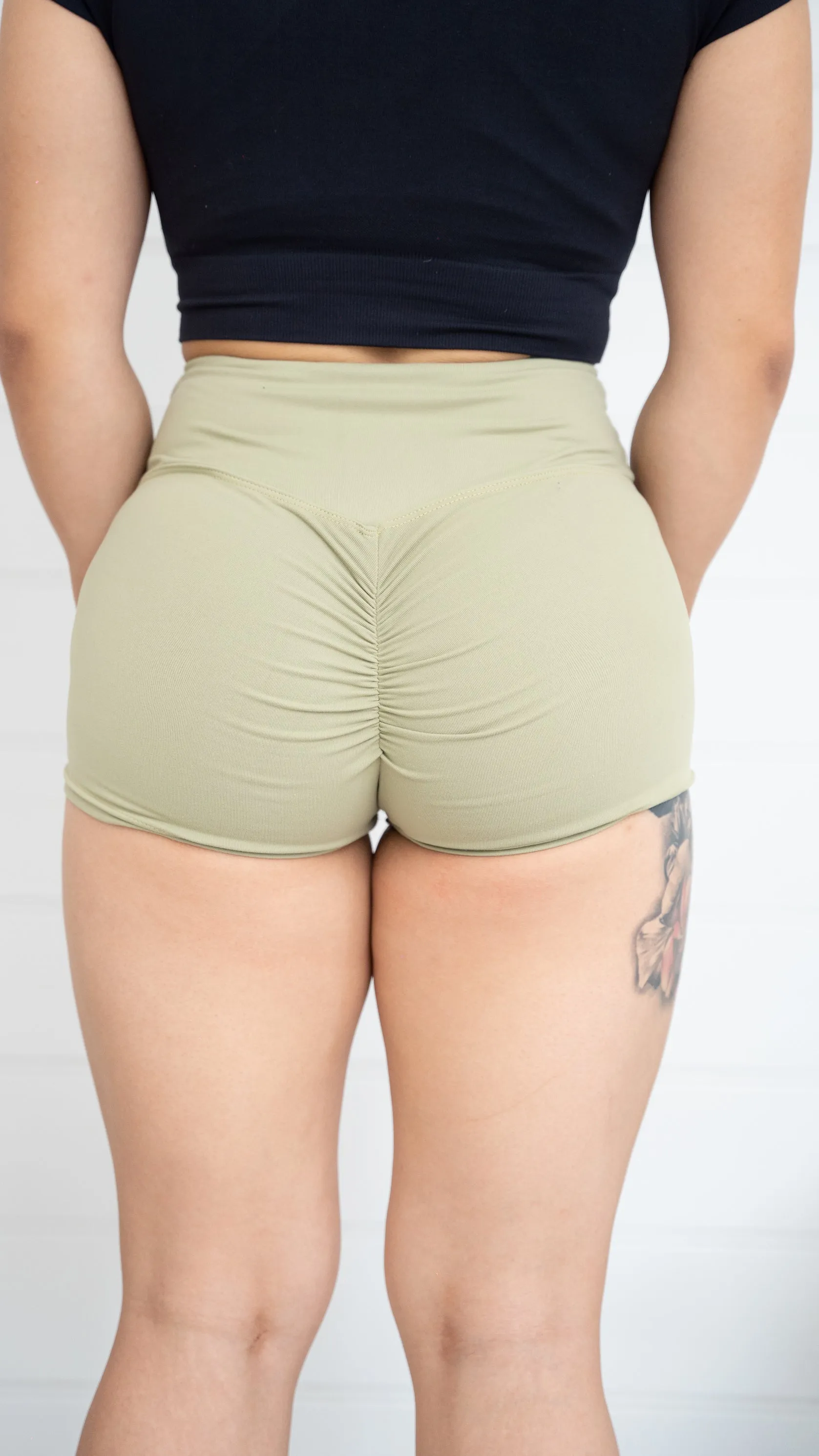 High Waist Scrunch Shorts - Khaki