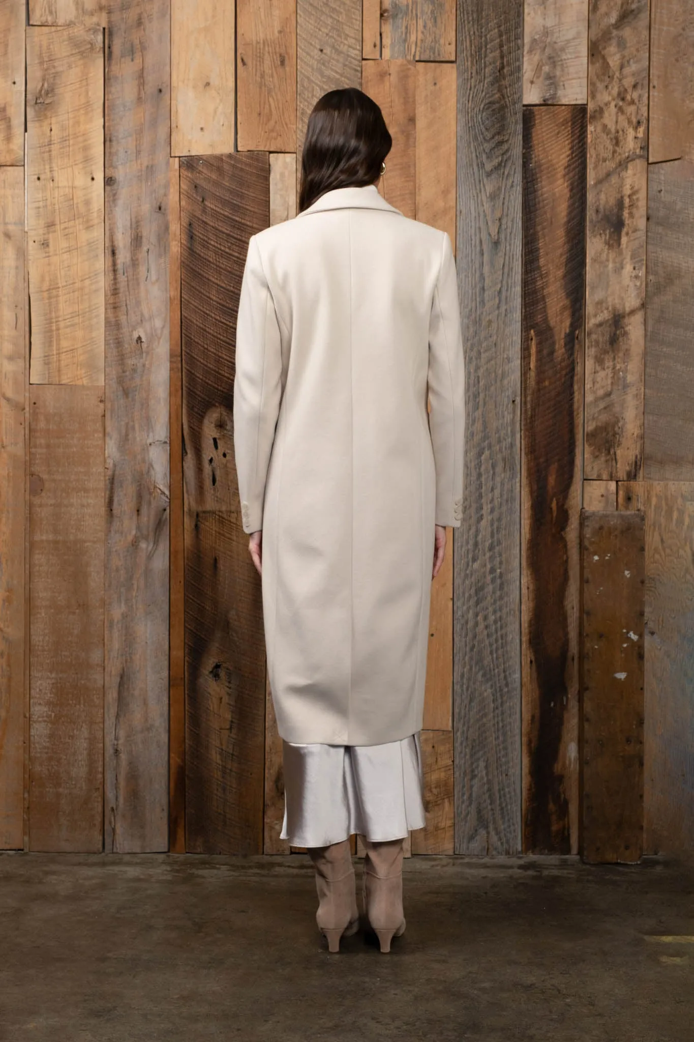NOTCHED COLLAR LONGLINE BUTTON COAT