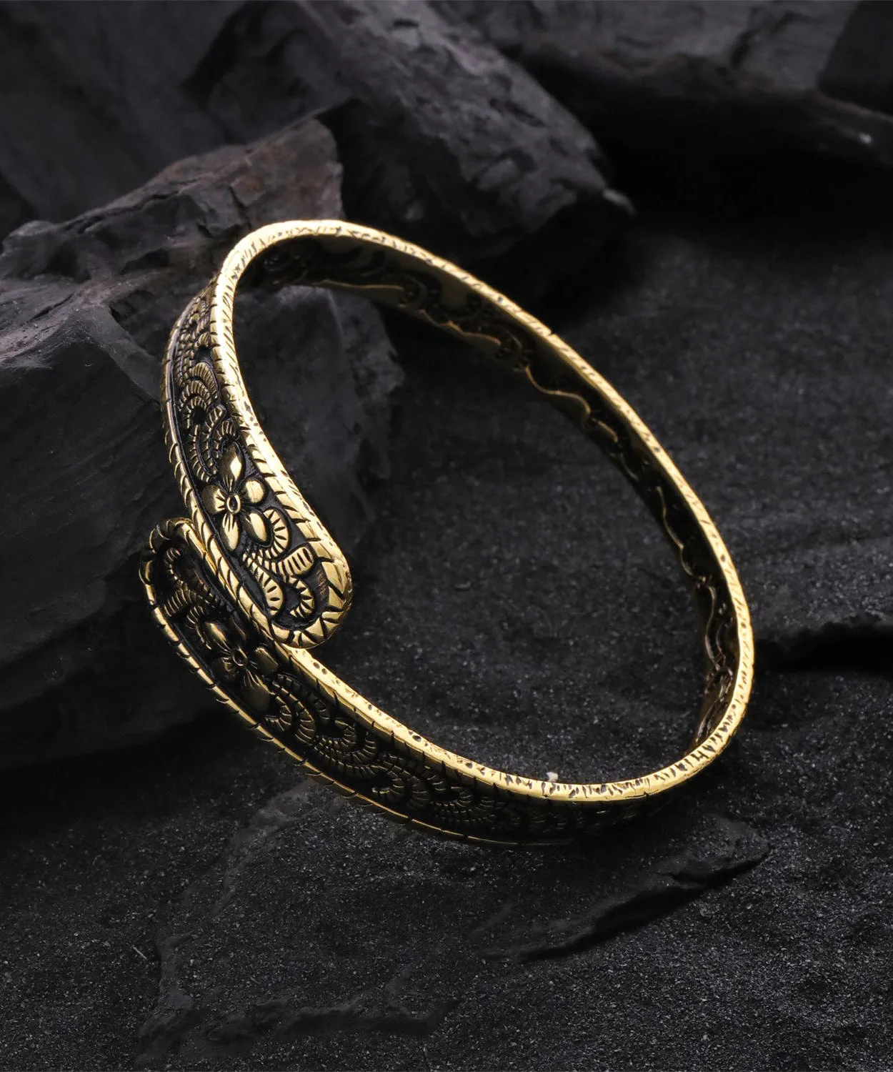Vintage Old Gold Floral Cuff GH1042